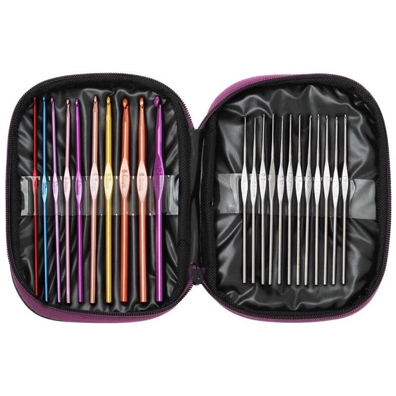 22 Piece Crochet Set with Hooks and Accessories