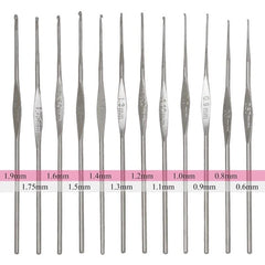 22 Piece Crochet Set with Hooks and Accessories