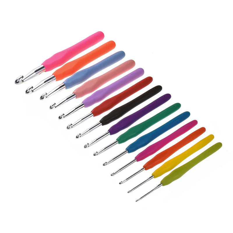 11pcs ergonomic soft rubber grip aluminum crochet hook set for knitting and crochet crafts