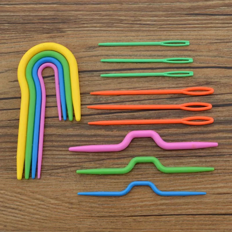 13-piece knitting cable needle set for cable knitting and stitch management