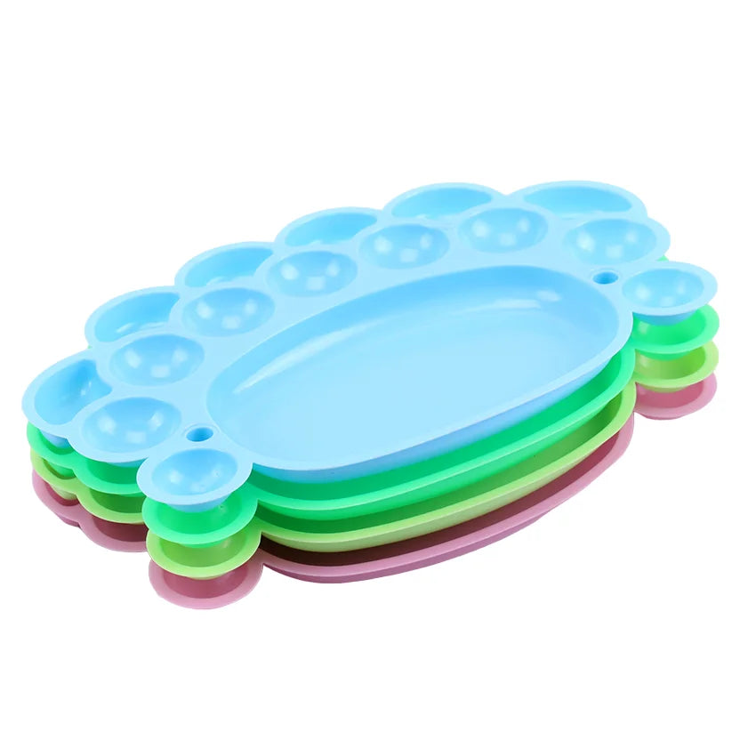 Small plastic color mixing palette with 8 wells for acrylic watercolor and poster paint mixing