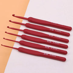 Maroon soft shank rubber grip crochet hook set ergonomic crochet needles for yarn knitting amigurumi and DIY crafts